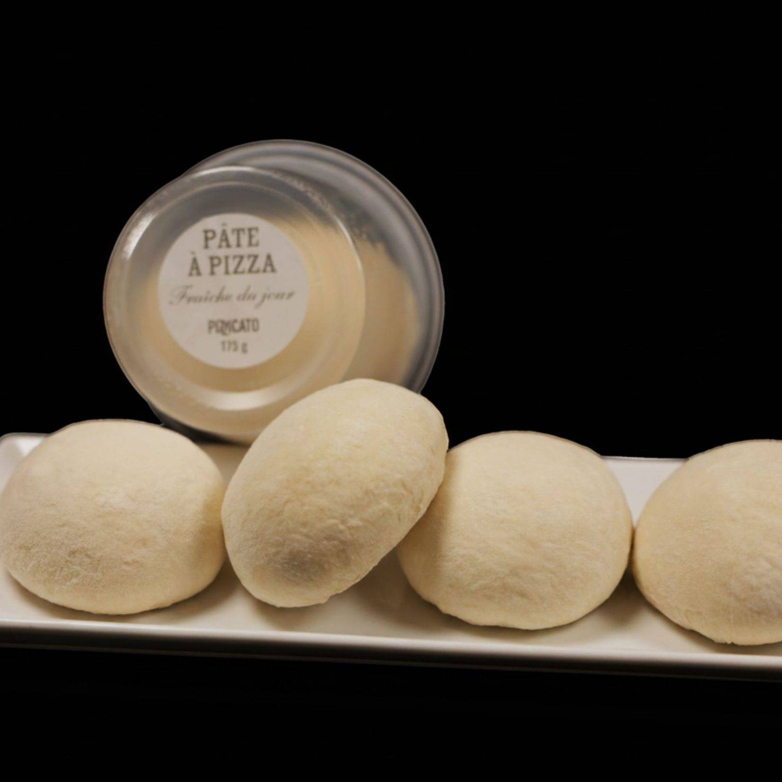 boule de pâte a pizza fraîche